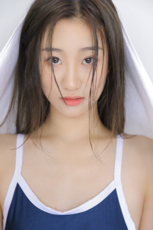 14岁女孩